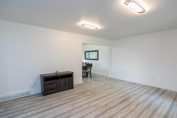 Dining room - 37 Berens Street, Winnipeg, MB R2C2R4 Photo 2