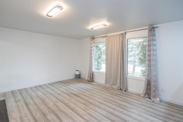 Bedroom - 37 Berens Street, Winnipeg, MB R2C2R4 Photo 5