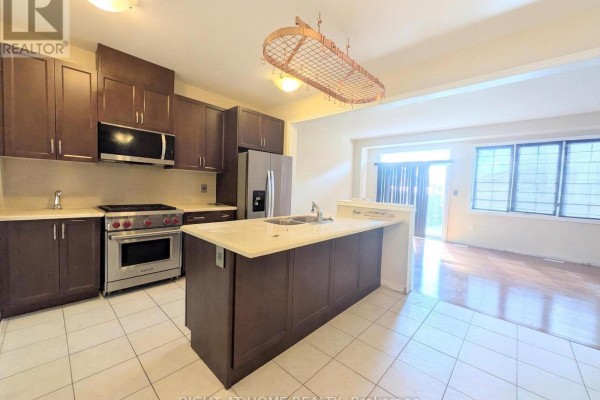 37 Biddens Square, Brampton, ON L6P0W4 Photo 4