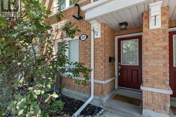 Primary Bedroom - 37 Birdstone Crescent, Toronto, ON M6N5H5 Photo 2