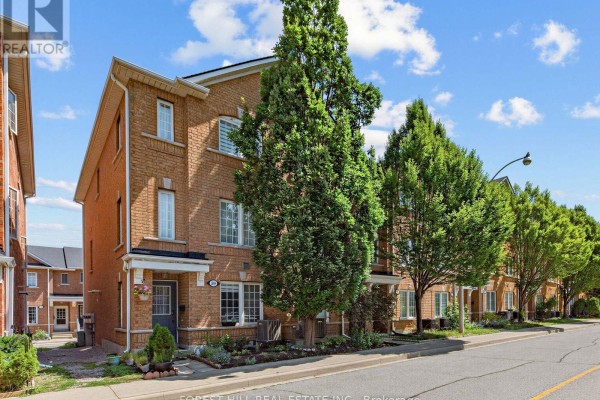 Mud room - 37 Birdstone Crescent, Toronto, ON M6N5H5 Photo 4