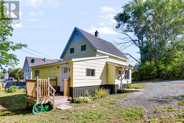 Den - 37 Church Street, Springhill, NS B0M1X0 Photo 4