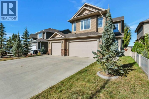 Living room - 37 Coachill Street, Blackfalds, AB T4M0A9 Photo 4