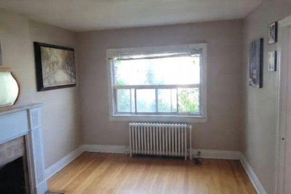 37 Deforest Road E, Toronto, ON M6S1J1 Photo 3