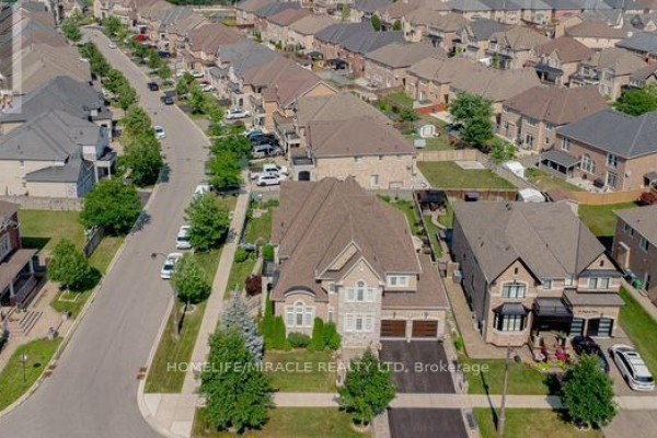 37 Degrey Drive, Brampton, ON, photo 3