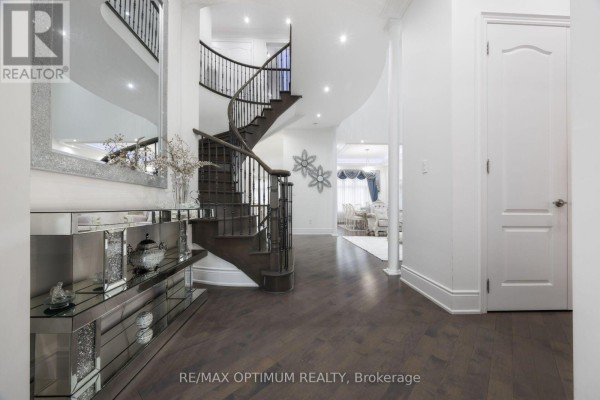 Family room - 37 Elbern Markell Drive, Brampton, ON L6X2X6 Photo 5