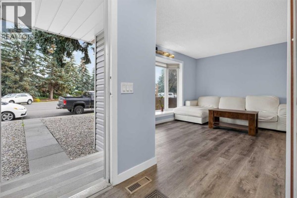Bedroom - 37 Erin Croft Crescent Se, Calgary, AB T2B2T8 Photo 3
