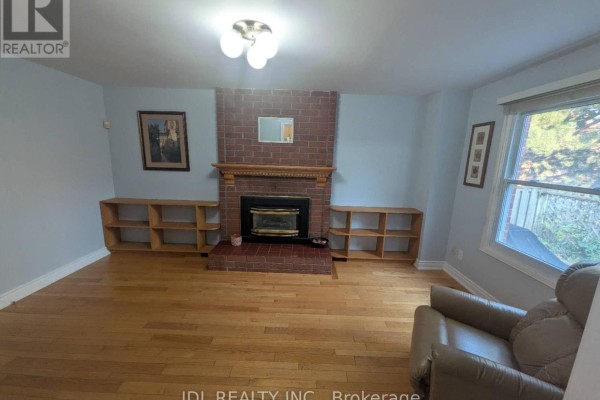 37 Garnish Green Grove, Markham, ON L3P4P4 Photo 3
