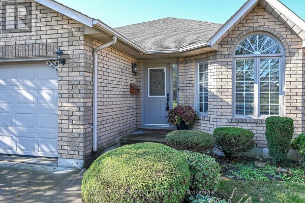 Laundry room - 37 Glenhollow Drive, Hamilton, ON L8J3R8 Photo 2