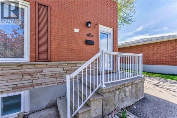 37 Gottscheer Court, Kitchener, ON N2M3L3 Photo 4