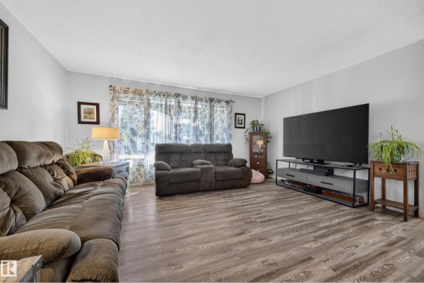 Primary Bedroom - 37 Graham Rd, Sherwood Park, AB T8A3N7 Photo 5