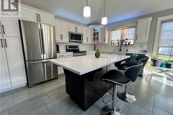 Family room - 37 Guy Street, Shediac, NB E4P0L5 Photo 5