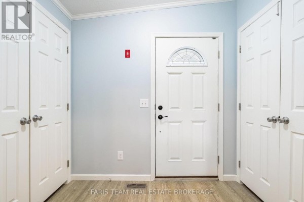 Bedroom - 37 Hawthorne Drive, Innisfil, ON L9S1P1 Photo 4