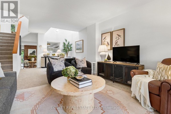 Kitchen - 37 Hillsview Avenue, Toronto, ON M6P1J4 Photo 4