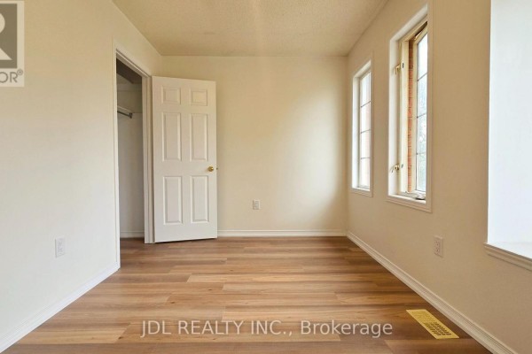 Family room - 37 Holmwood Street, Richmond Hill, ON L4B4K5 Photo 4