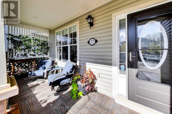 37 Hurst Street, Halton Hills, ON L7J2Z8 Photo 3