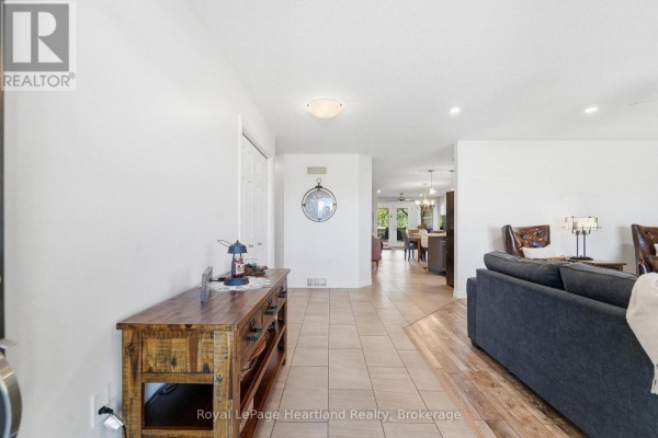 Dining room - 37 Lake Breeze Drive, Ashfield Colborne Wawanosh, ON N7A0B7 Photo 5