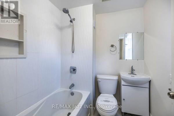Primary Bedroom - 37 Lincoln Street, Ajax, ON L1S6C4 Photo 4