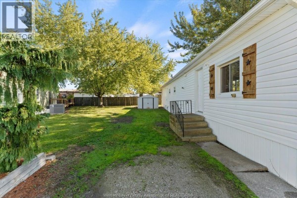 Kitchen - 37 Maple Drive, Mcgregor, ON N0R1J0 Photo 5
