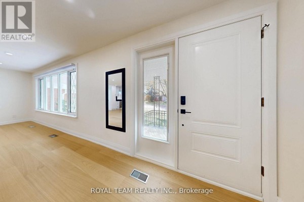 Living room - 37 Markland Drive, Toronto, ON M9C1M9 Photo 4