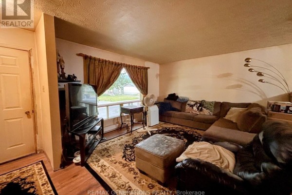 Bedroom 2 - 37 Matachewan Road, Manitouwadge, ON P0T2C0 Photo 5