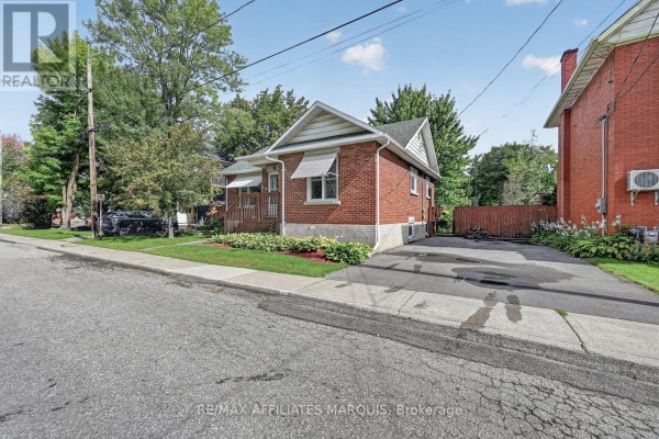 37 Ogden Avenue, Smiths Falls, ON, photo 2