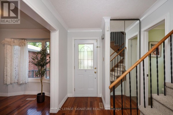 Bedroom 2 - 37 Oleander Crescent, Brampton, ON L6Z2C1 Photo 5