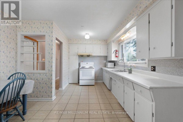 Laundry room - 37 Radford Street, Hamilton, ON L8S3E5 Photo 5