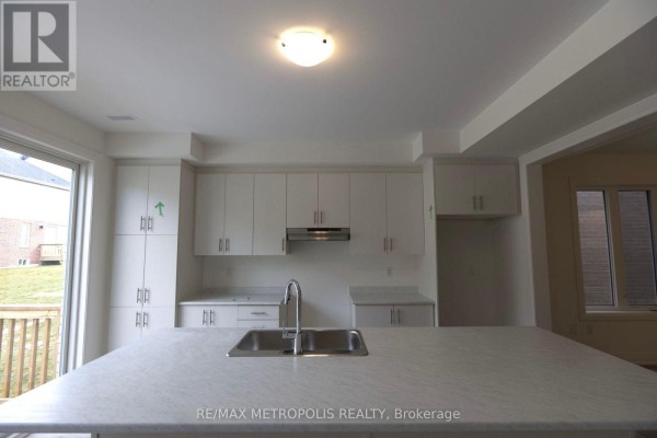 37 Shepherd Drive, Barrie, ON L9S2Z4 Photo 2