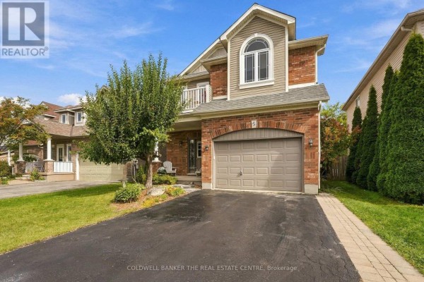 Great room - 37 Stoneham Street, New Tecumseth, ON L9R2E6 Photo 2