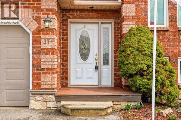 37 Thistlemoor Drive, Caledonia, ON, photo 2