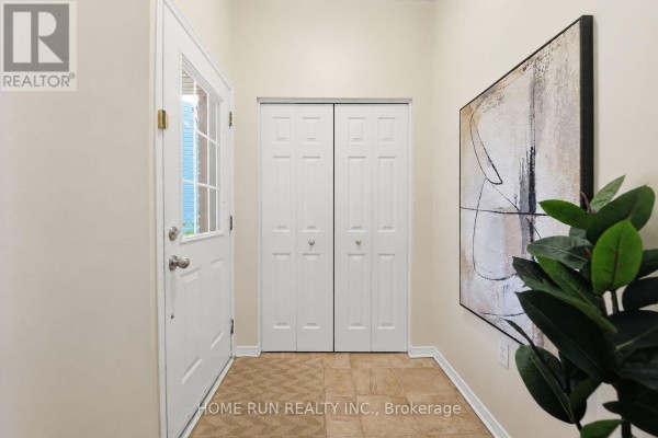 Foyer - 37 Tobermory Crescent, Ottawa, ON K2K2S2 Photo 4