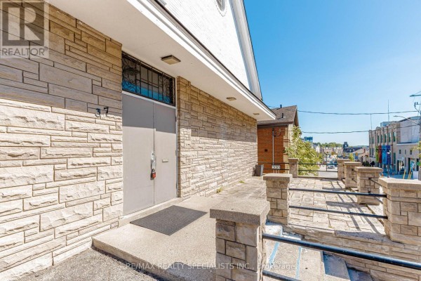 37 Wellington Street, Cambridge, ON N1R3Y6 Photo 4