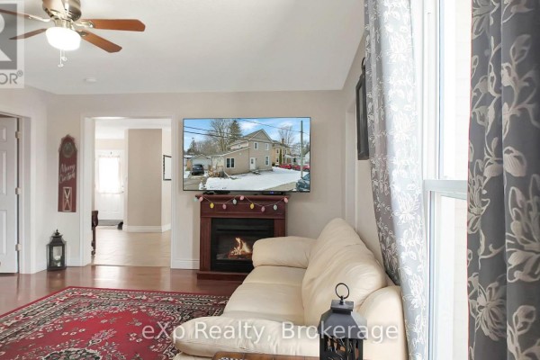 370 6th Avenue, Hanover, ON, photo 3