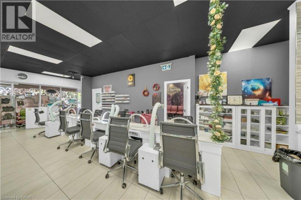 370 Eastbridge Boulevard Unit# B, Waterloo, ON N2K4P1 Photo 5