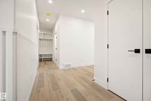 370 Liden Lo, Leduc, AB, photo 2