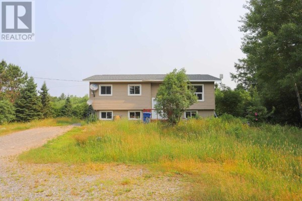 Living room - 370 Old Highway 17 N, Goulais River, ON P0S1E0 Photo 2