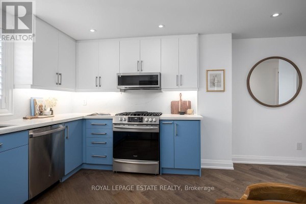 Partial bathroom - 370 Silverthorn Avenue, Toronto, ON M6M3G9 Photo 4