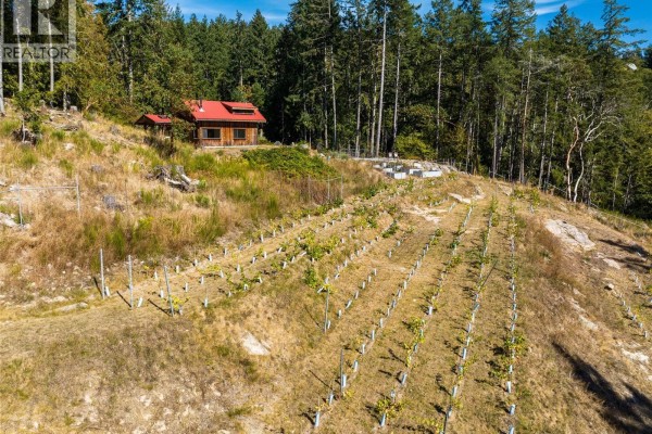 Loft - 370/400 Baker Rd, Salt Spring, BC V8K2N5 Photo 2