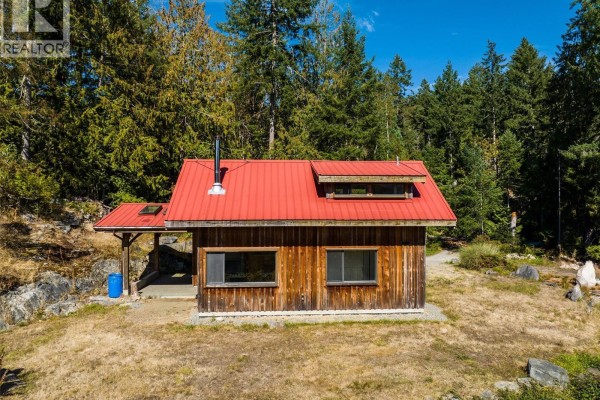Living room - 370/400 Baker Rd, Salt Spring, BC V8K2N5 Photo 4