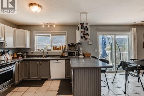 Bedroom - 3701 9th Avenue, Castlegar, BC V1N3T3 Photo 5