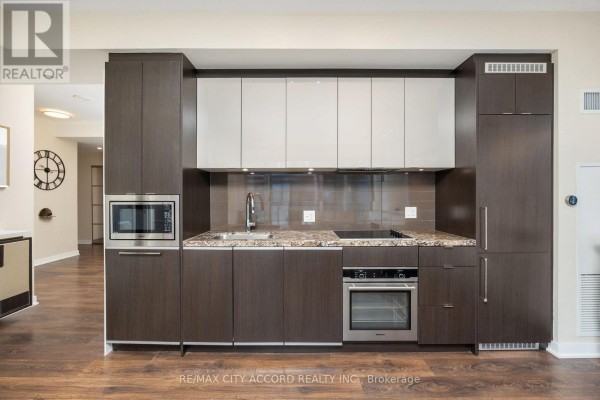 Kitchen - 3702 - 115 Blue Jays Way, Toronto, ON M5V0N4 Photo 3
