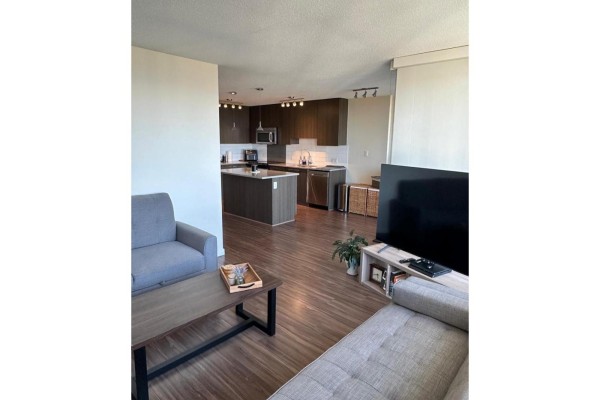 3703 13325 102a Avenue, Surrey, BC V3T0J5 Photo 3