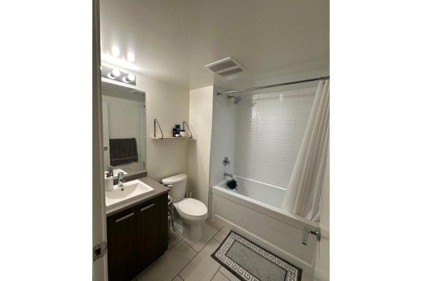 3703 13325 102a Avenue, Surrey, BC V3T0J5 Photo 4