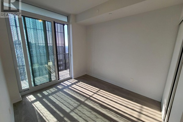 Living room - 3704 - 8 Eglinton Avenue E, Toronto, ON M4P0C1 Photo 5
