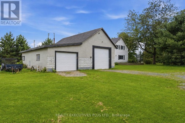 3705 Champlain Street E, Clarence Rockland, ON, photo 2