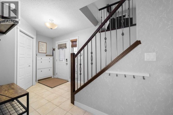 4pc Bathroom - 3706 76 Street, Camrose, AB T4V5E3 Photo 3