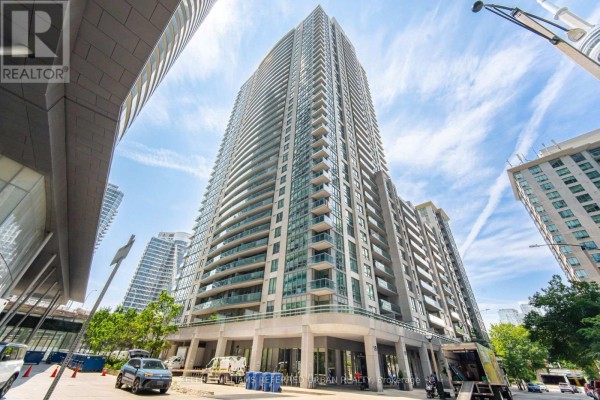3708 - 19 Grand Trunk Crescent, Toronto, ON, photo 2