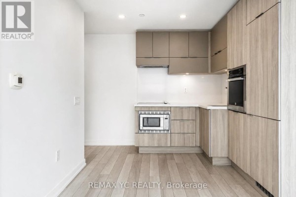 Primary Bedroom - 3708 - 39 Roehampton Avenue, Toronto, ON M4P0G1 Photo 4