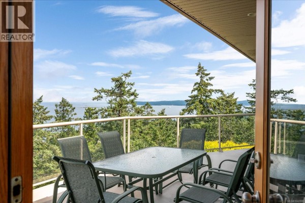 3709 Glen Oaks Dr, Nanaimo, BC, photo 2